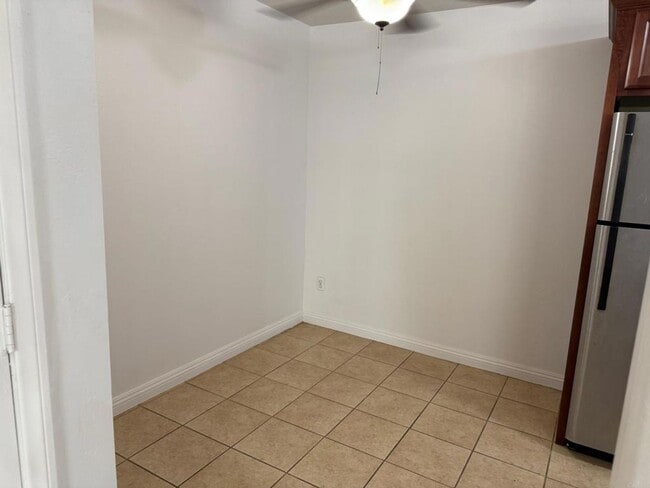 Building Photo - 2 Bedroom - 2 Bathroom ground level