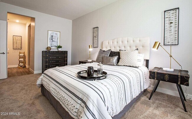 Building Photo - 9700 S Central Ave