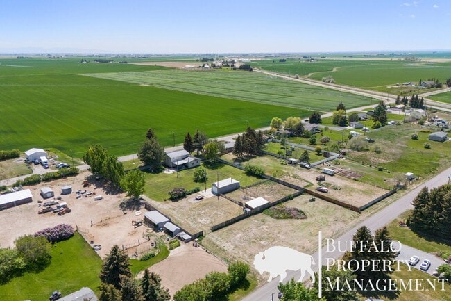 Building Photo - Charming Country Home on 2 Acres | 5 Bed | 3 Bath | Blackfoot, ID