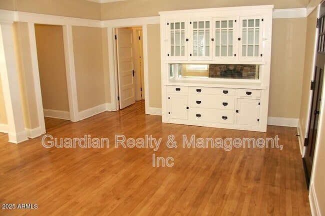 Building Photo - 59 W Encanto Blvd