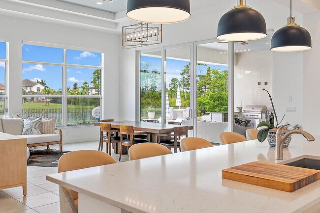 Building Photo - 8270 SE Pennock Trail