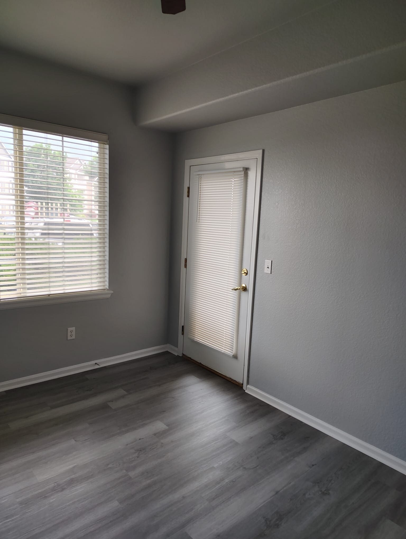 Building Photo - 15700 E Jamison Dr