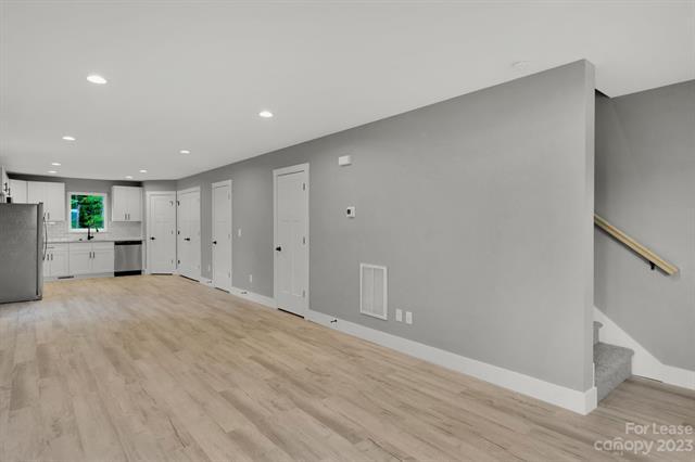 Building Photo - 387 Roper Dr