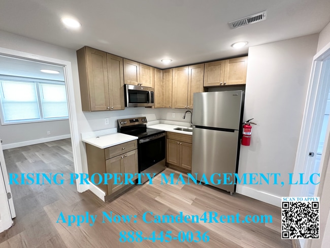 Building Photo - 1566 Bradley Ave