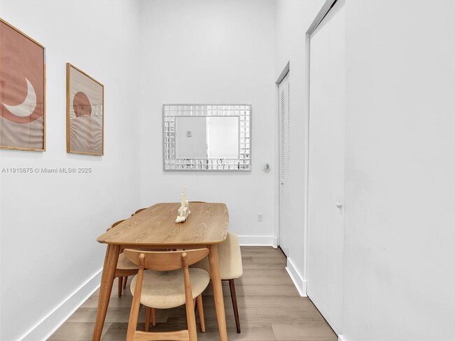 Building Photo - 2200 NE 4th Ave