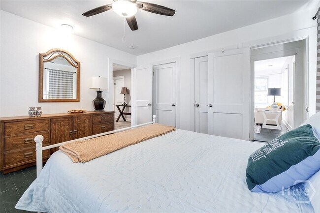 Building Photo - 1317 E 38th St