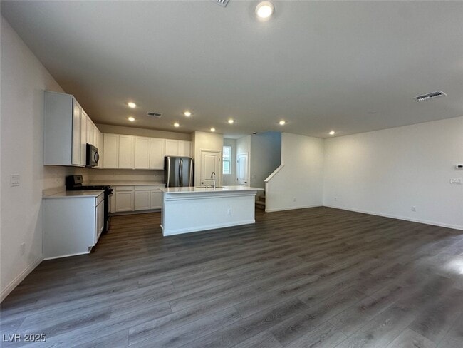 Building Photo - 9649 Hinson St