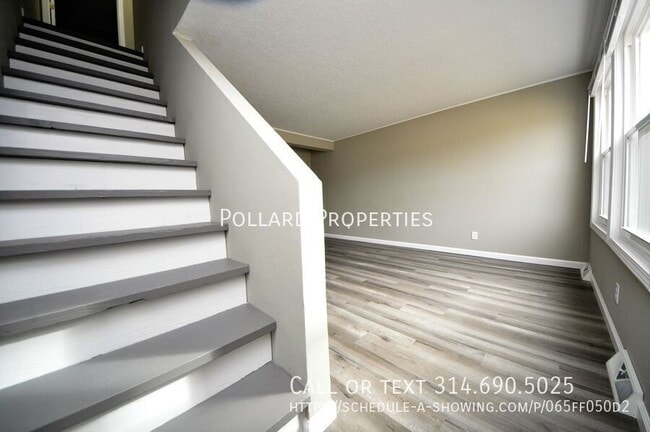 Building Photo - 301-307 Granada Dr