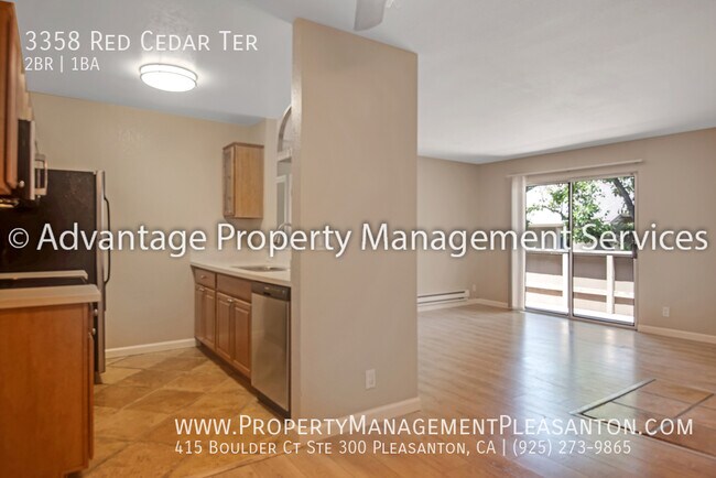 Building Photo - Welcoming 2 bed, 1 bath 750 sq ft condo lo...