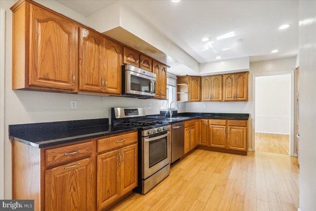 Building Photo - 8709 Sleepy Hollow Ln