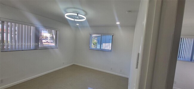 Building Photo - 1016 NE 5th St