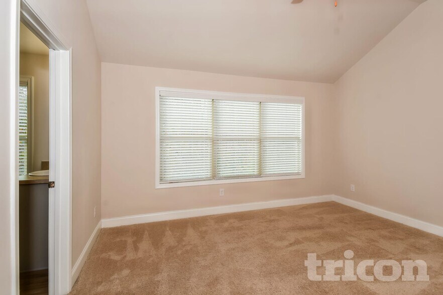 Building Photo - 273 Ireland Ln