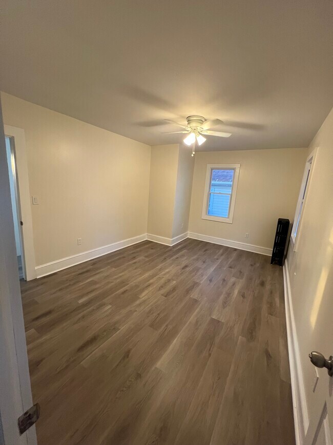 Building Photo - 815 Grove St