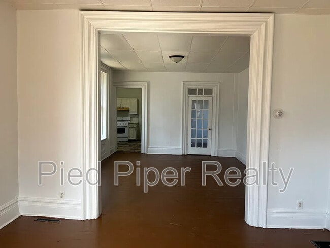 Building Photo - 404 E Prospect Terrace