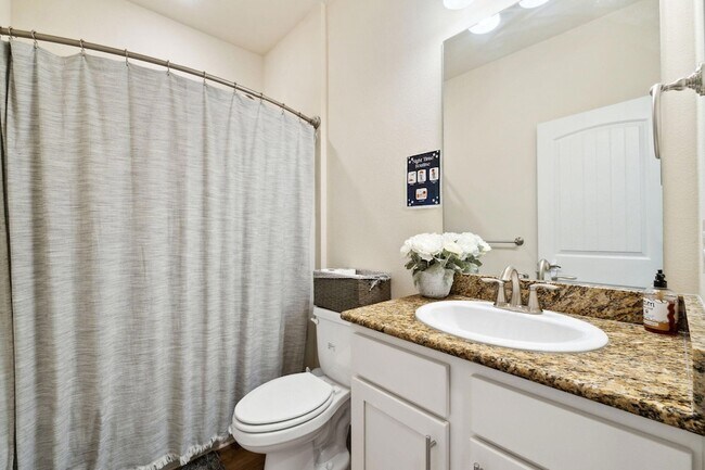 Building Photo - 585 Riverwalk Cir
