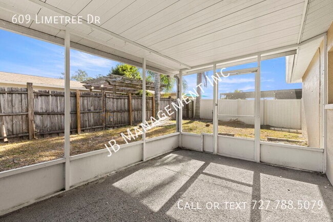 Building Photo - 609 Limetree Dr