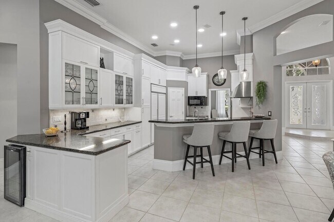 Building Photo - 856 Forest Glen Ln