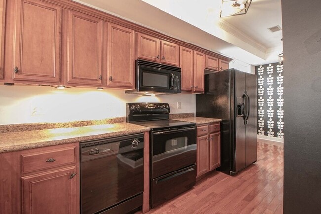 Building Photo - 607 Anderson Dr