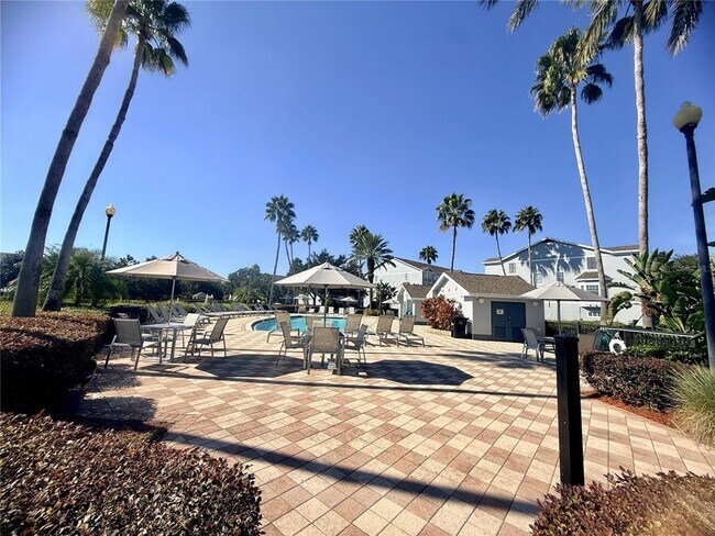 Building Photo - 2424 Grand Central Pkwy