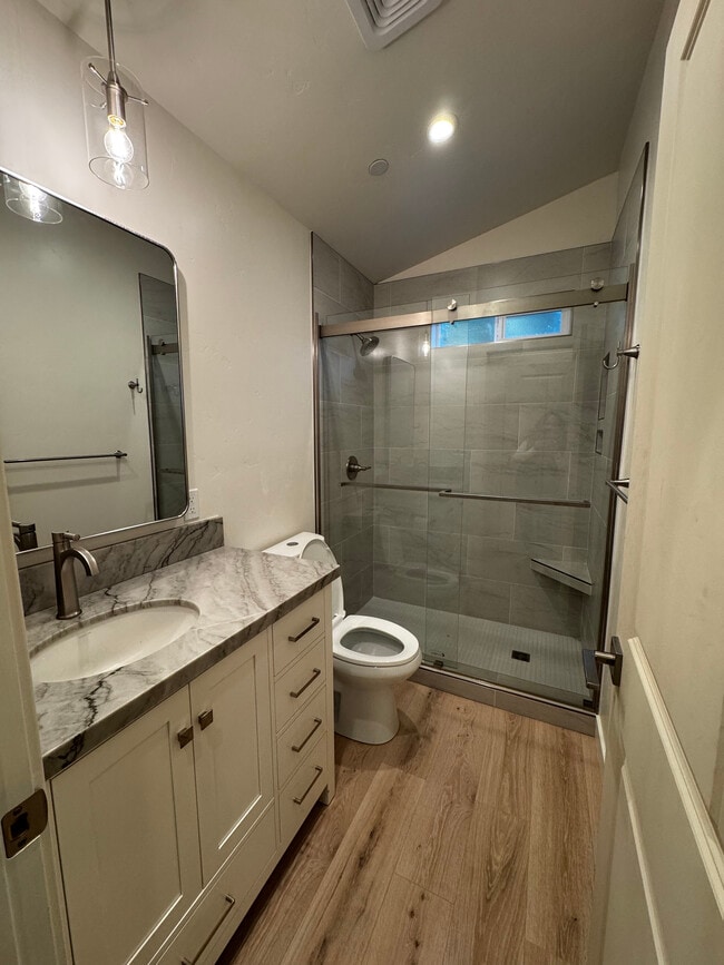 Building Photo - 1725 Spur Ridge Ln