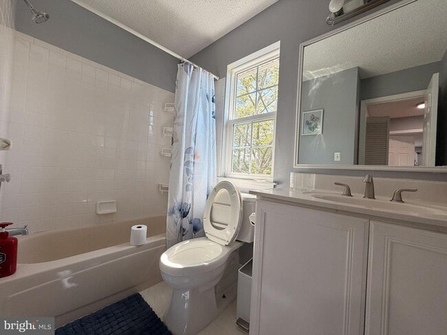 Building Photo - 45 Ketley Pl