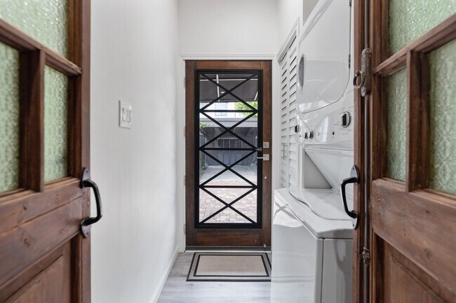 Building Photo - 1116 Nadine St