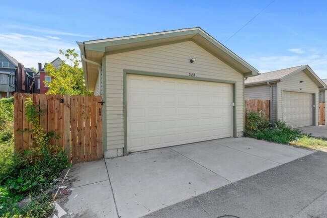 Building Photo - HISTORIC THREE LEVEL 19TH CENTURY THREE LEVEL 4 BED, 3.5 BATH HOME