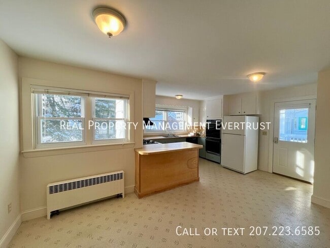 Building Photo - 32 Belfield St