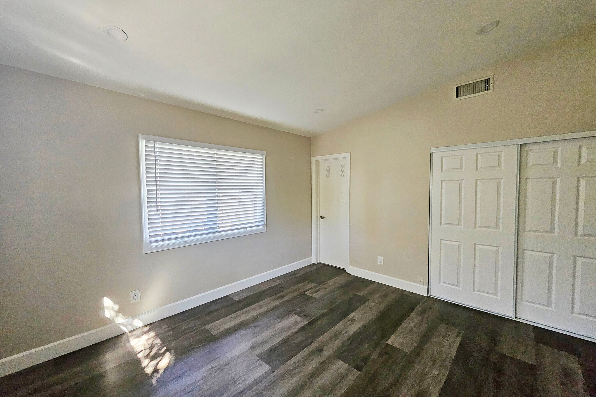 Building Photo - 23526 Dolorosa St