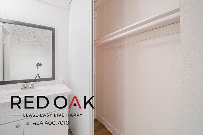 Building Photo - 855 S Citrus Ave