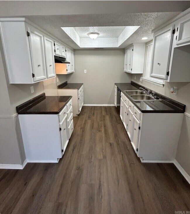 Building Photo - 32 Del Tara Dr