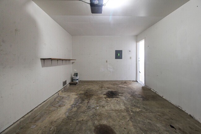 Building Photo - 5515 Kenton Bluff