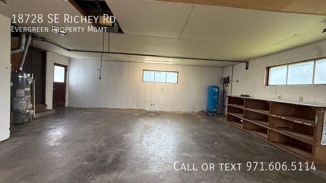 Building Photo - 18728 SE Richey Rd