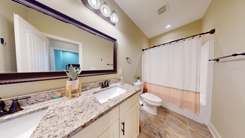 Building Photo - Eagle Ridge Townhome
