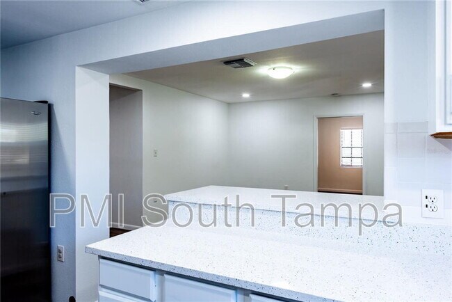 Building Photo - 3402 W Van Buren Dr