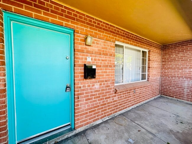 Building Photo - $500 Off Move In Special! Beautifully Remo...
