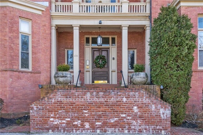 Building Photo - 434 Bellevue Ave