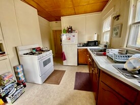 Building Photo - 127 Lorentz St