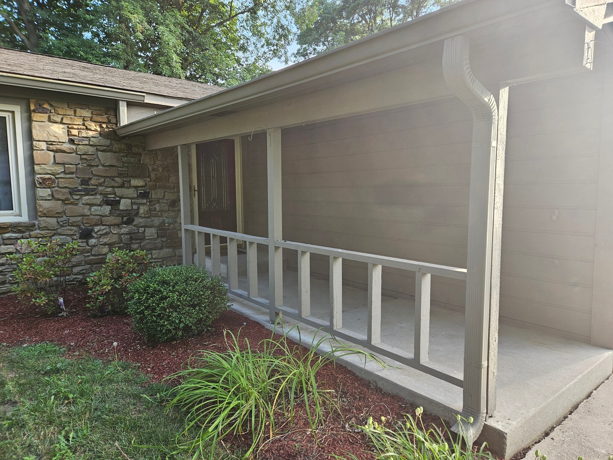 Front Porch - 569 Meadow Dr