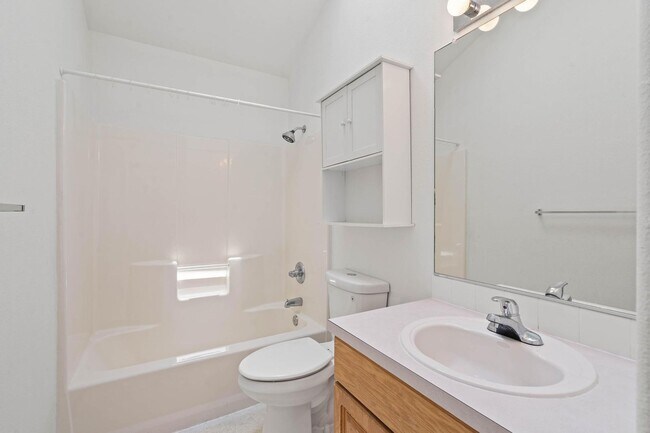 Building Photo - Charming 3-bdrm/2-bath Slender Home in Roseway. Fenced backyard, 1-car garage