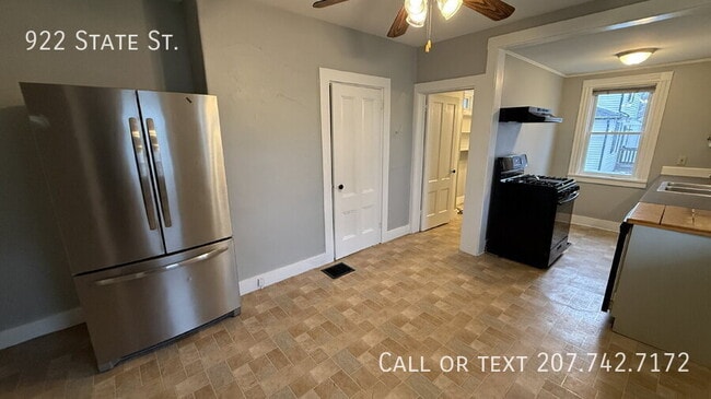 Building Photo - 922 State Street