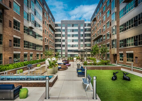 Building Photo - 8 Pershing Rd