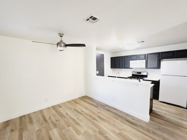 Building Photo - 2617 S Durango Dr