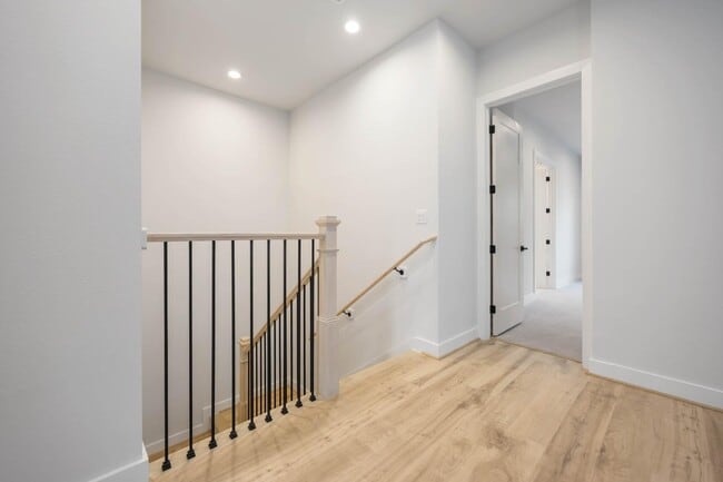 Building Photo - 6116 De Campo St