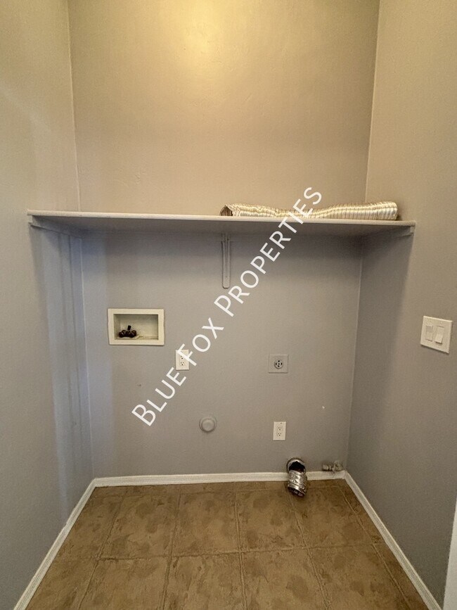 Building Photo - 3715 S Escalante Oasis Pl