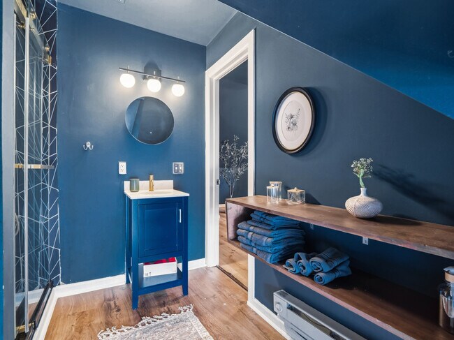 Building Photo - 3621 Silsby Rd