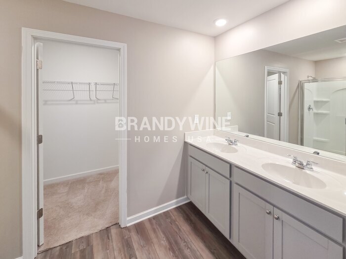 Building Photo - 859 Gelderland Dr