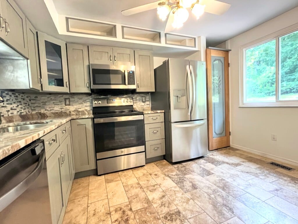 Building Photo - 5395 Harbor Court Dr