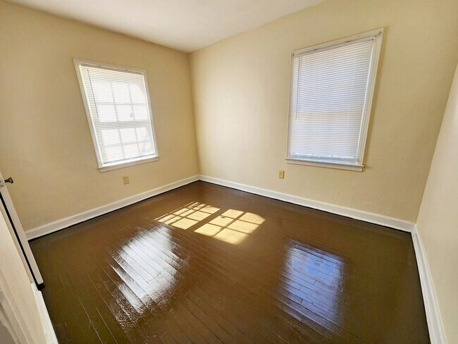 Building Photo - 1200 W Lincoln Ave