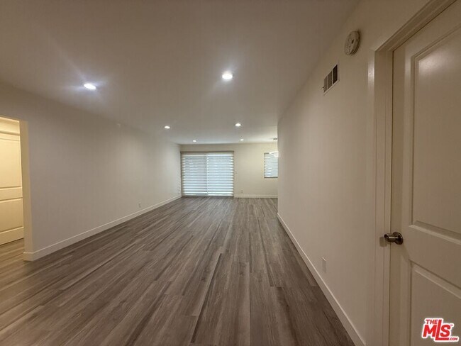 Building Photo - 1760 S Bentley Ave